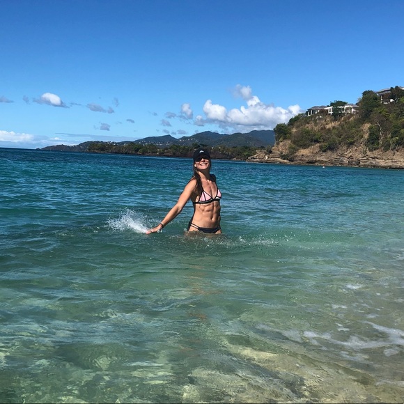 Meet your Posher, Leah - Picture 4 of 5